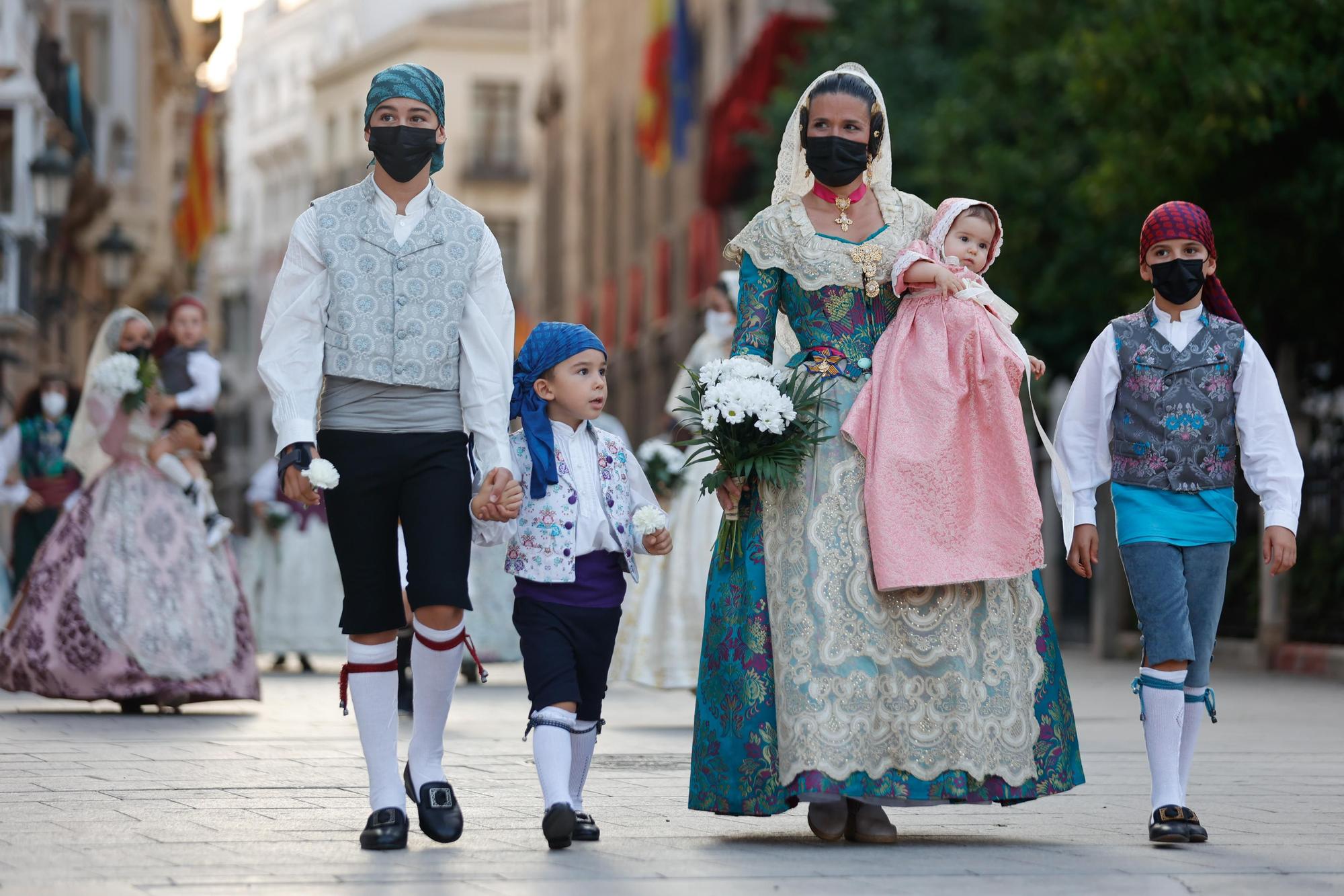 Búscate en el segundo día de Ofrenda por la calle Caballeros (entre las 19.00 y las 20.00 horas)