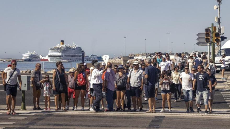 Cruceristas en el centro de Palma.