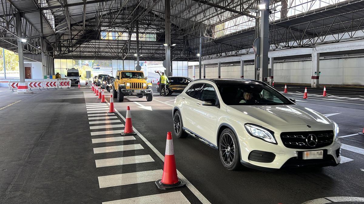 Vehicles a la frontera d'Andorra