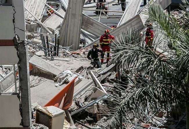 Derrumbe de un edificio de viviendas en Los Cristianos