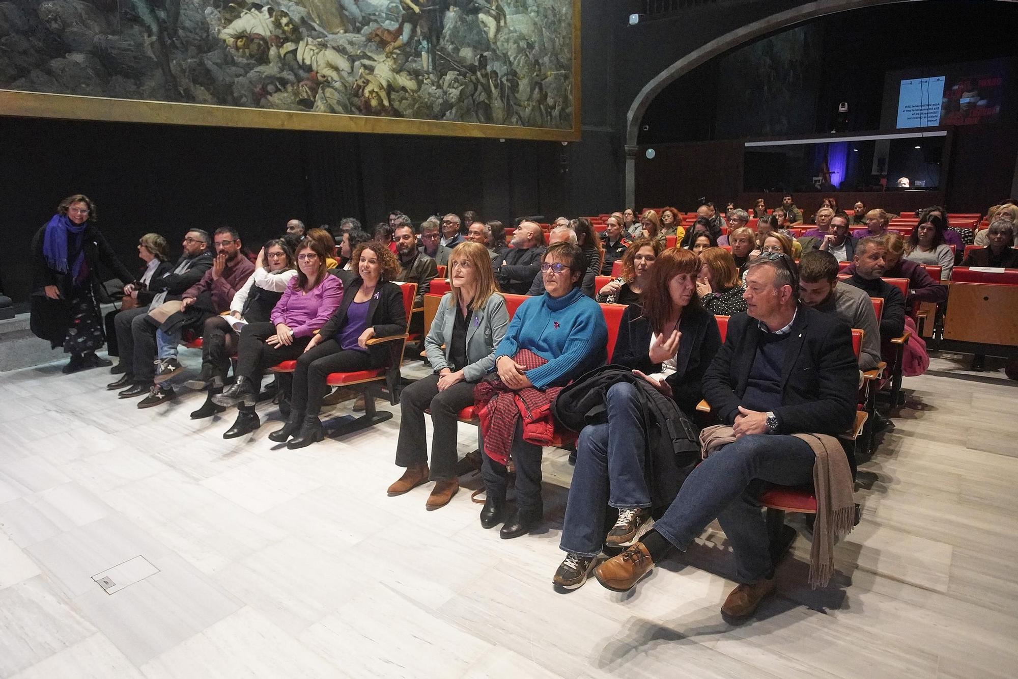 Les millors imatges de l'Acte institucional amb motiu del Dia Internacional per a l'Eliminació de la Violència vers les Dones