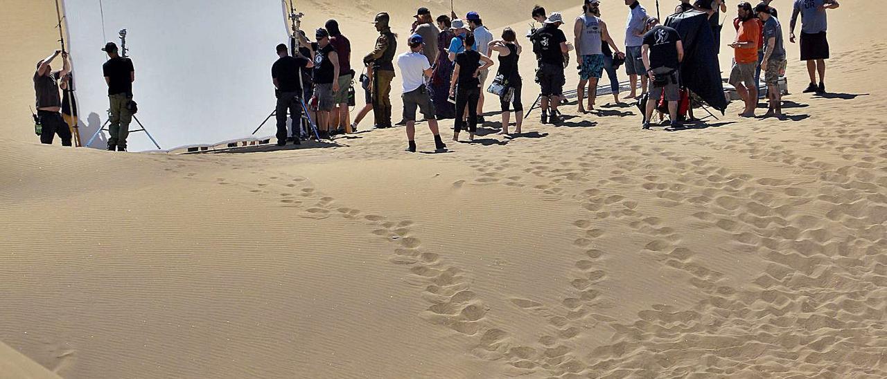 Imagen del rodaje de la serie norteamericana ‘The Witcher’, de la plataforma Netflix, en las Dunas de Maspalomas. | | LP/DLP