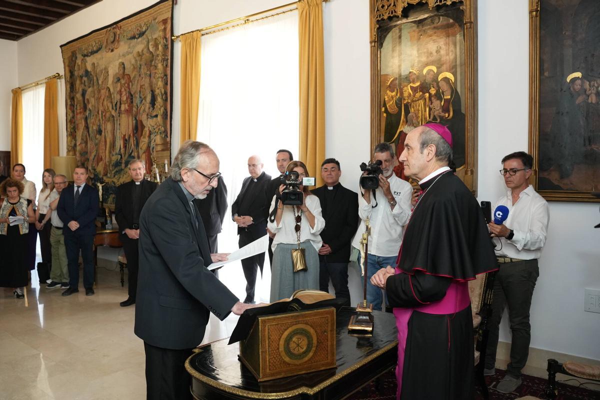 El obispo de Córdoba preside la toma de posesión de los nuevos miembros del Consejo Episcopal de la diócesis