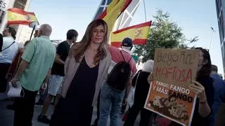 Protestas contra Sánchez en el exterior de los juzgados ante la declaración de Begoña Gómez
