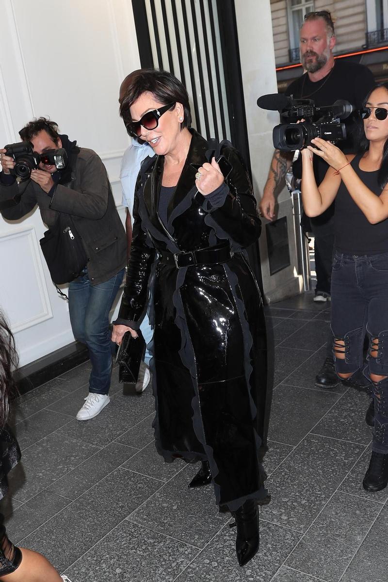 Kris Jenner no se pierde la semana de la moda de París