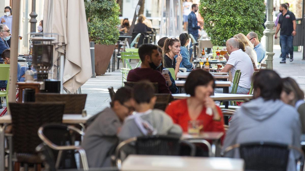 Restricciones en Alicante, Valencia y Castellón: así será la desescalada tras la prórroga.