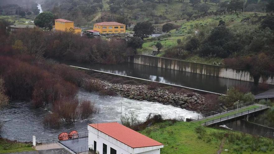 Plasencia sufrirá nuevas bajadas de presión en el agua por obras en la presa del Jerte este martes