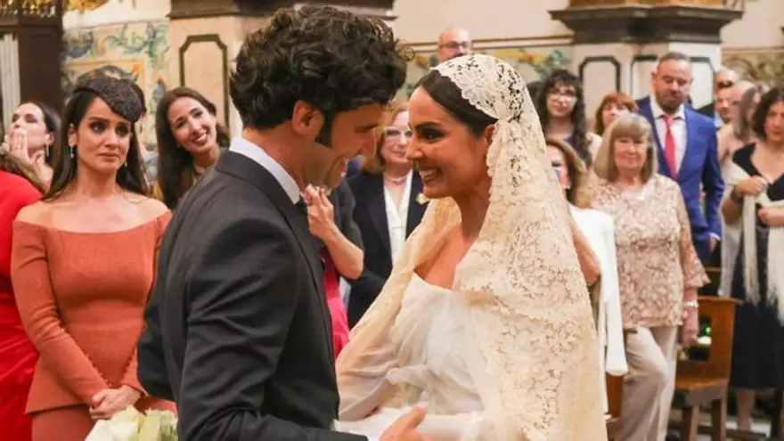 La periodista y fallera de la corte 2009 Ana Cuesta vuelve a València para celebrar su boda con Guillermo Calavía