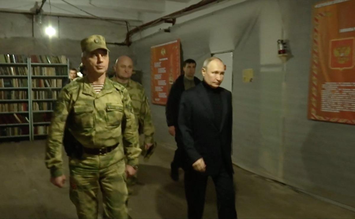 Putin visita por sorpresa Jersón y Lugansk