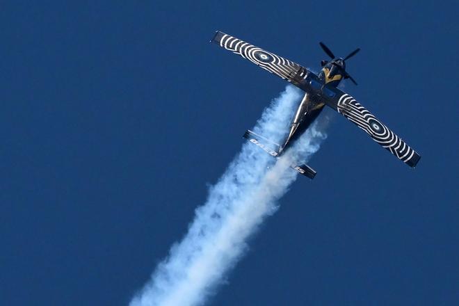 Mueren dos pilotos al estrellarse un caza durante una exhibición aérea en Atenas