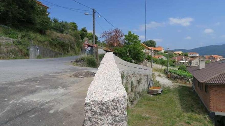 Estado del muro ya reparado. // Concello de Ponte Caldelas