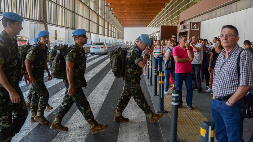 Salida de un contingente militar hacia Líbano