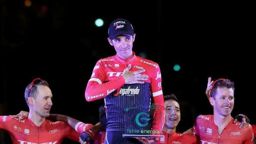 Pinto rinde homenaje a Contador