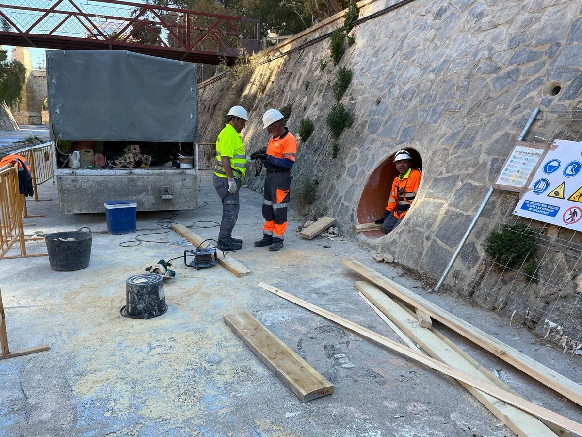 Trabajos en la salida del túnel, en el cauce del Vinalopó