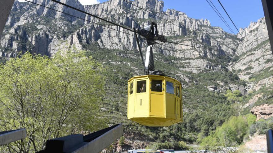 La religió atrau els visitants a Montserrat i el Bages