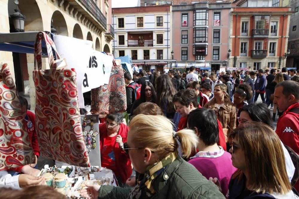 Mercadillo organizado por centros educativos