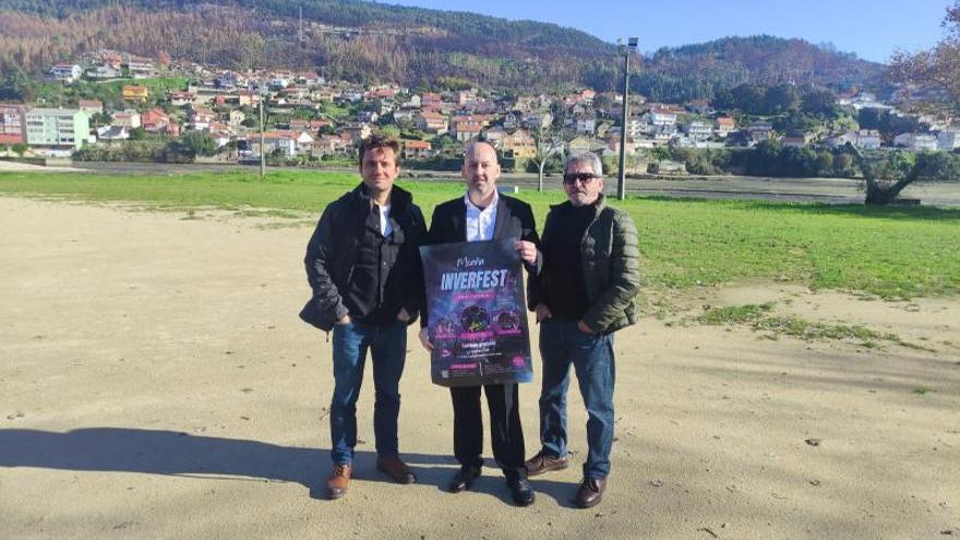 Los organizadores Fernando López, Adolfo Bouzas y Miguel Díaz en Samertolaméu.   | FdV