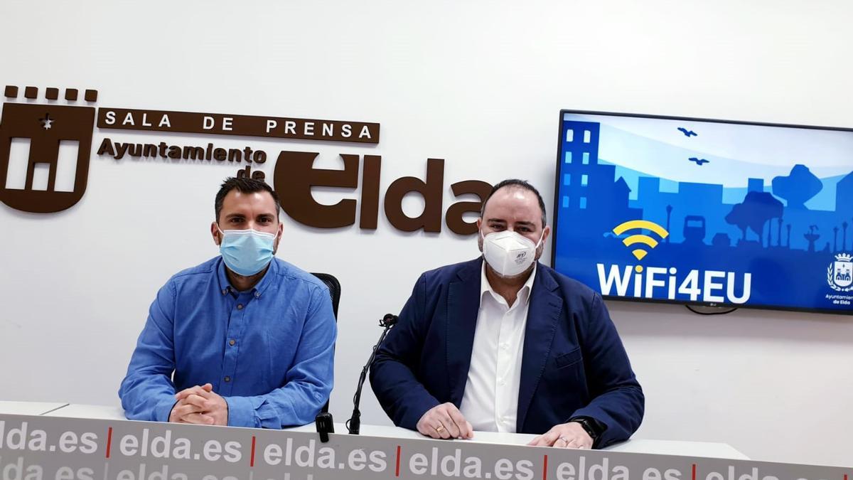 The councilors of Citizen Participation and Modernization, Javier Rivera and Jesús Sellés. The councilors of Citizen Participation and Modernization, Javier Rivera and Jesús Sellés.