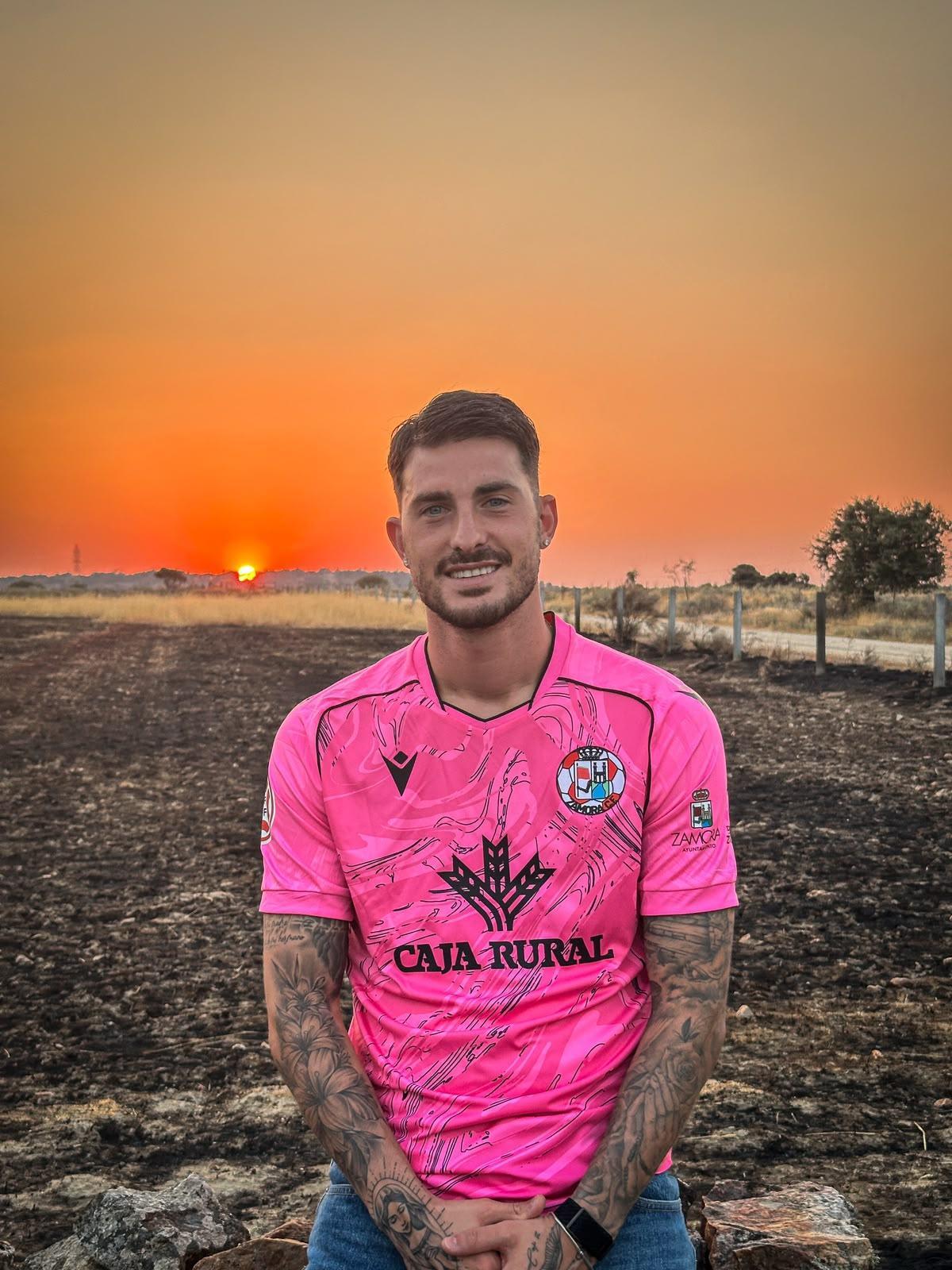 Así son las nuevas camisetas del Zamora CF: primemra, segunda y tercera equipación