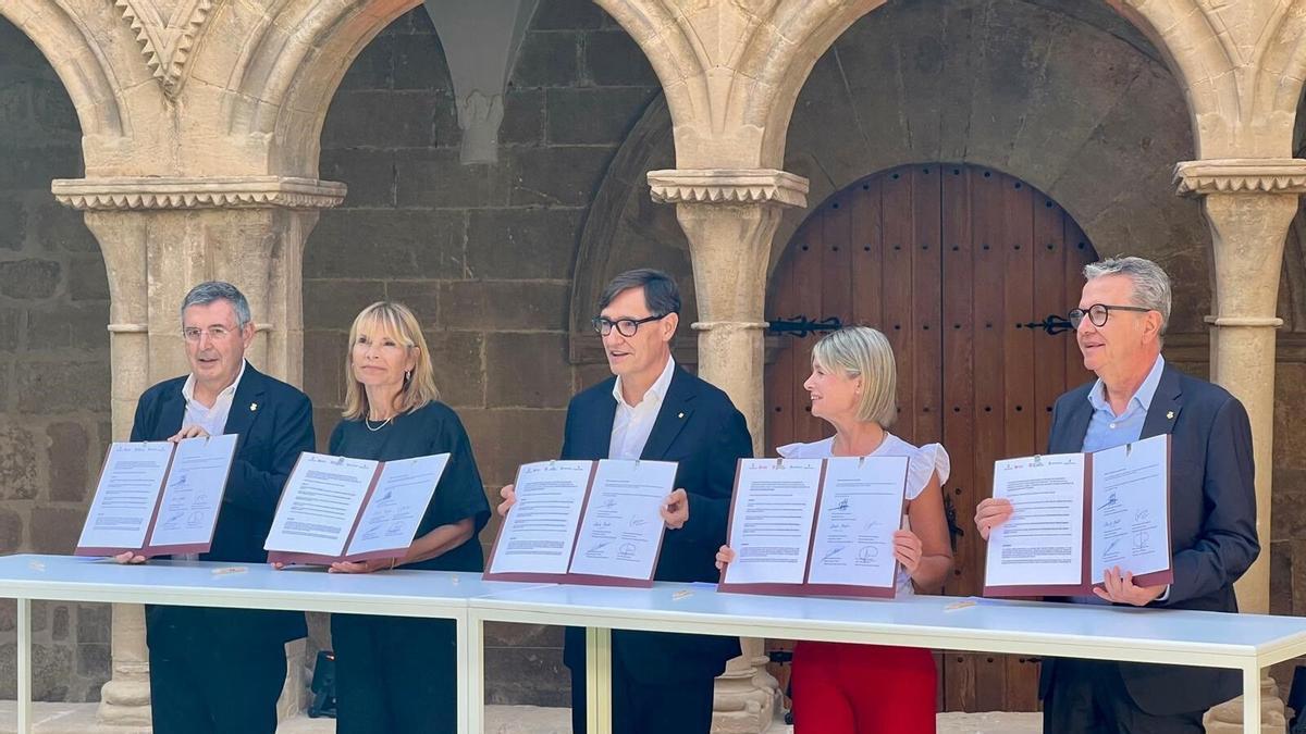 28/08/2026 (i-d) El president de la Diputació de Girona, Miquel Noguer; la de Barcelona, Lluïsa Moret; el president de la Generalitat, Salvador Illa; lade la Diputació de Tarragona, Noemí Llauradó; i la de Lleida, Joan Talarn. POLITICA
