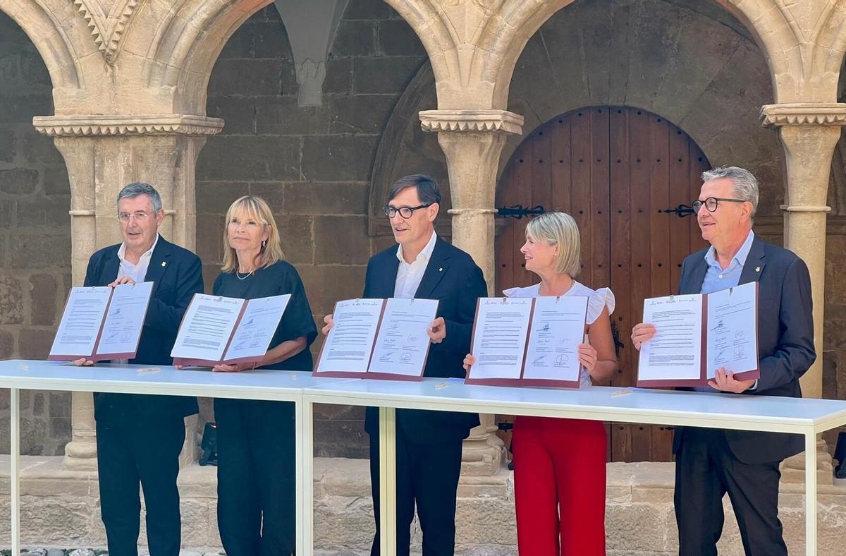 28/08/2026 (i-d) El presidente de la Diputación de Girona, Miquel Noguer; la de Barcelona, Lluïsa Moret; el presidente de la Generalitat, Salvador Illa; lade la Diputación de Tarragona, Noemí Llauradó; y la de Lleida, Joan Talarn. POLITICA