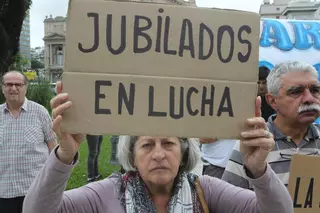 Un jubilado vigués que vive en Argentina doblega al INSS: logra un complemento por residencia y una condena por temeridad