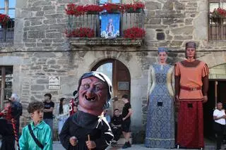 GALERÍA I Gigantes y cabezudos en Puebla de Sanabria
