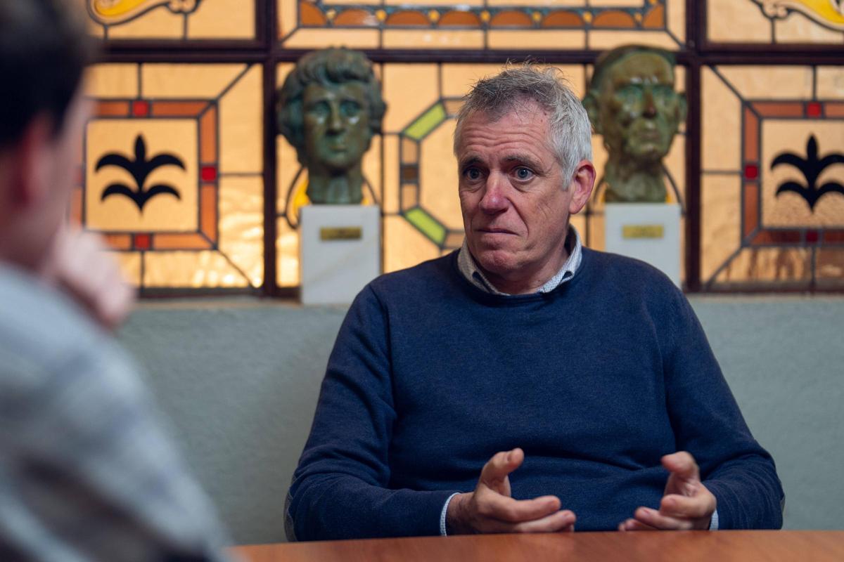 El alcalde de Amposta, Adam Tomàs, en un moment de la entrevista.