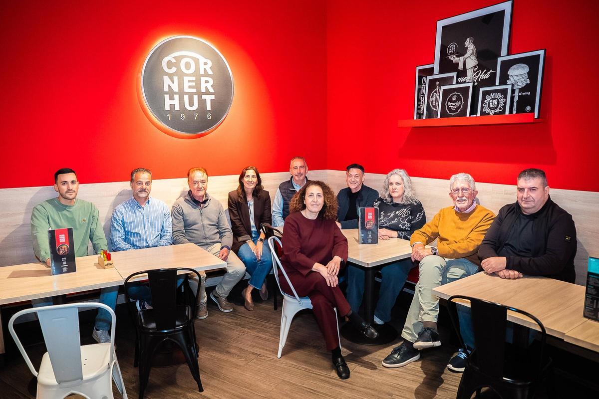 restaurante hamburgueseria corner hut vigo aniversario 50 anos