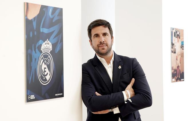 Enrique Riquelme: "El Barcelona se ha reído del Real Madrid por culpa de Florentino. Quienes le rodean se han enriquecido a costa del club"