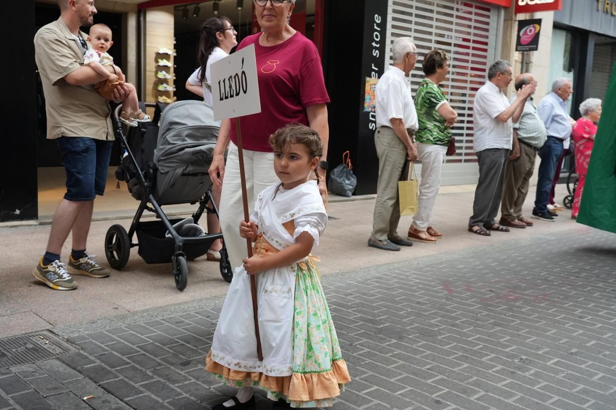Castelló recibe con honores al Santísimo en la procesión del Corpus Christi