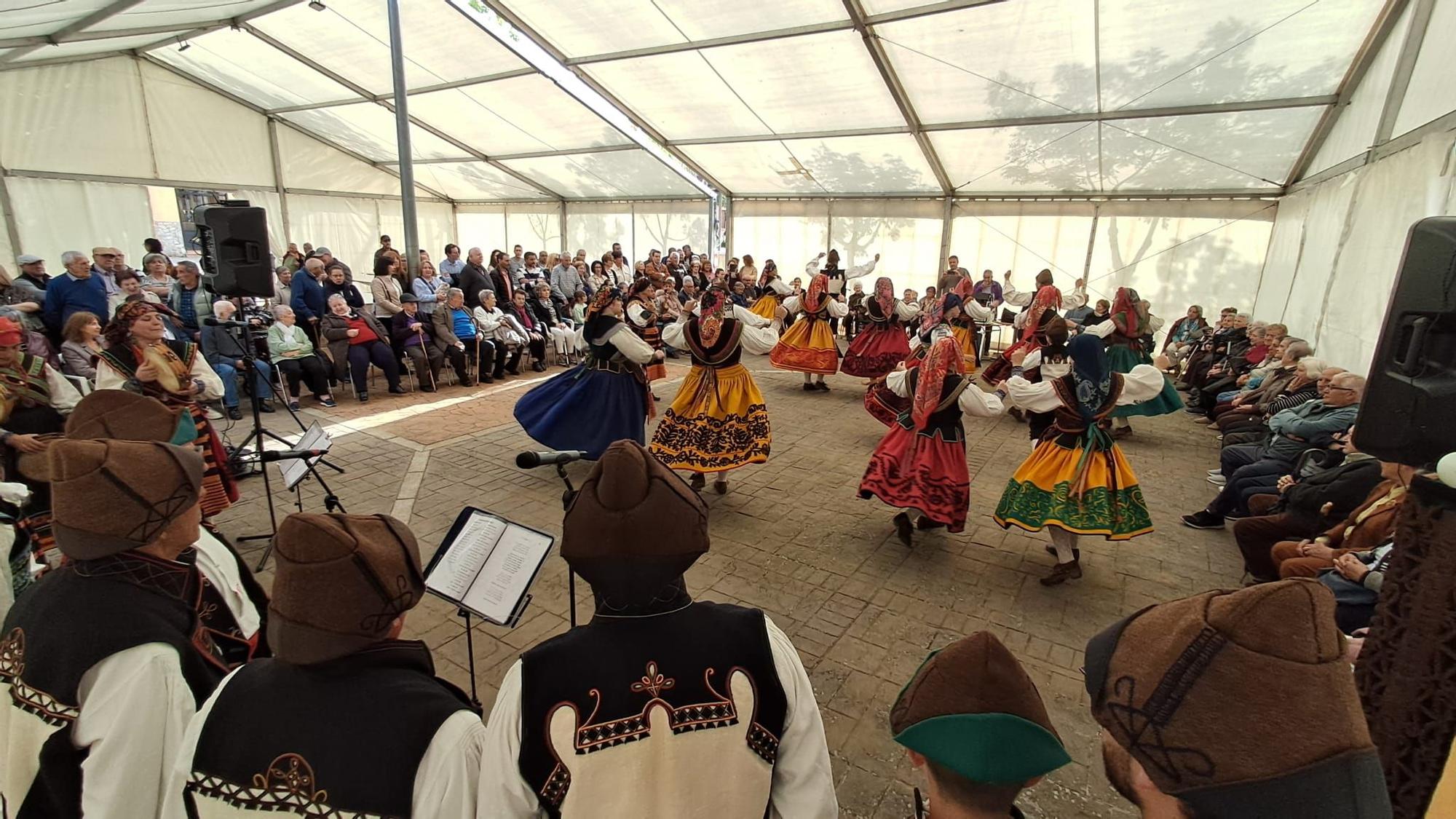 GALERÍA | Villafáfila despide las fiestas de San Isidro con un taller de papiroflexia