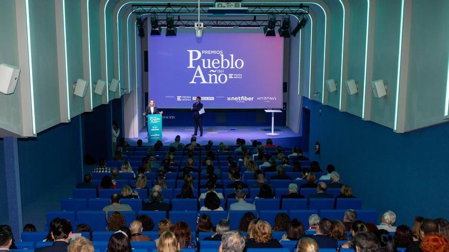 Entrega de la segunda edicion «Premios Pueblo del Año» en el Club Información.