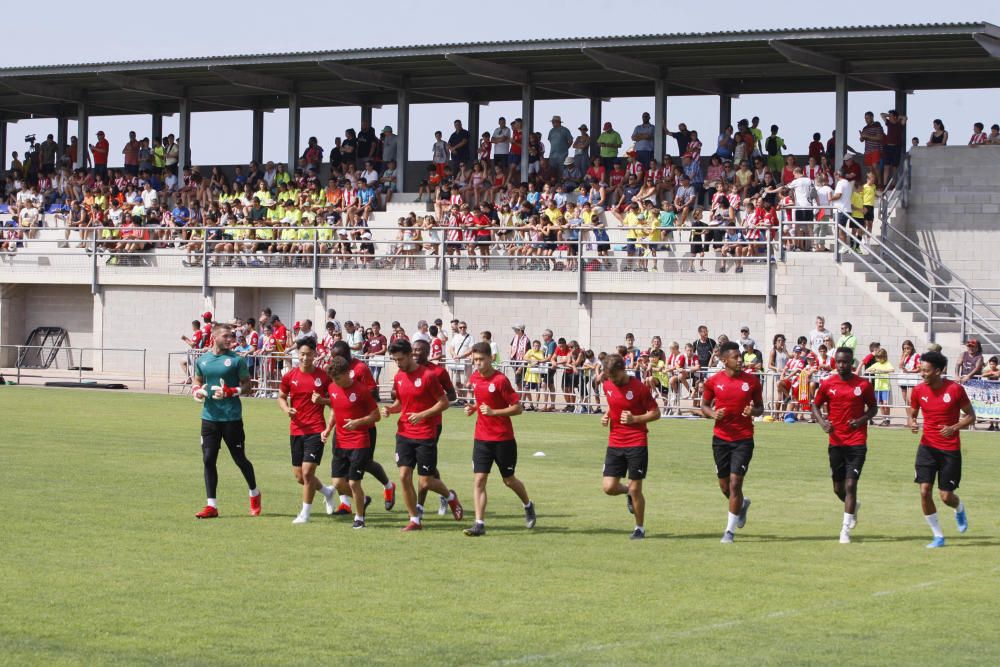 Entrenament de portes obertes del Girona FC a l'Escala