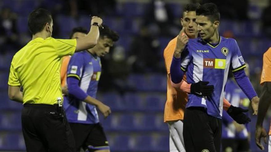 Tarí, Pedja e Ibarra siguen llamando a la puerta de Claudio con el filial (3-0)