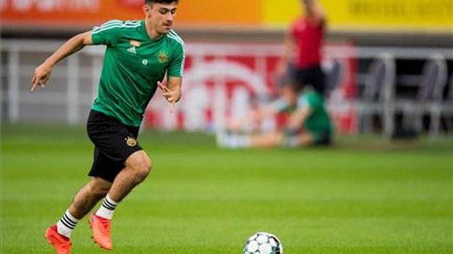 Yusuf Demir, joven futbolista del Rapid Viena, estaría en la lista de futuribles del Barça según ESPN. Planes habría realizado informes positivos del joven de 17 años