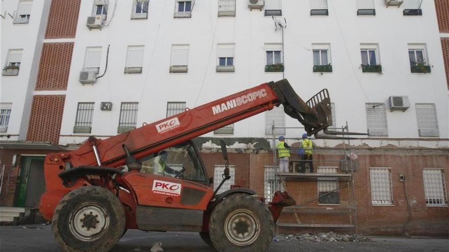 La Junta licita la rehabilitación de 50 viviendas en Las Palmeras