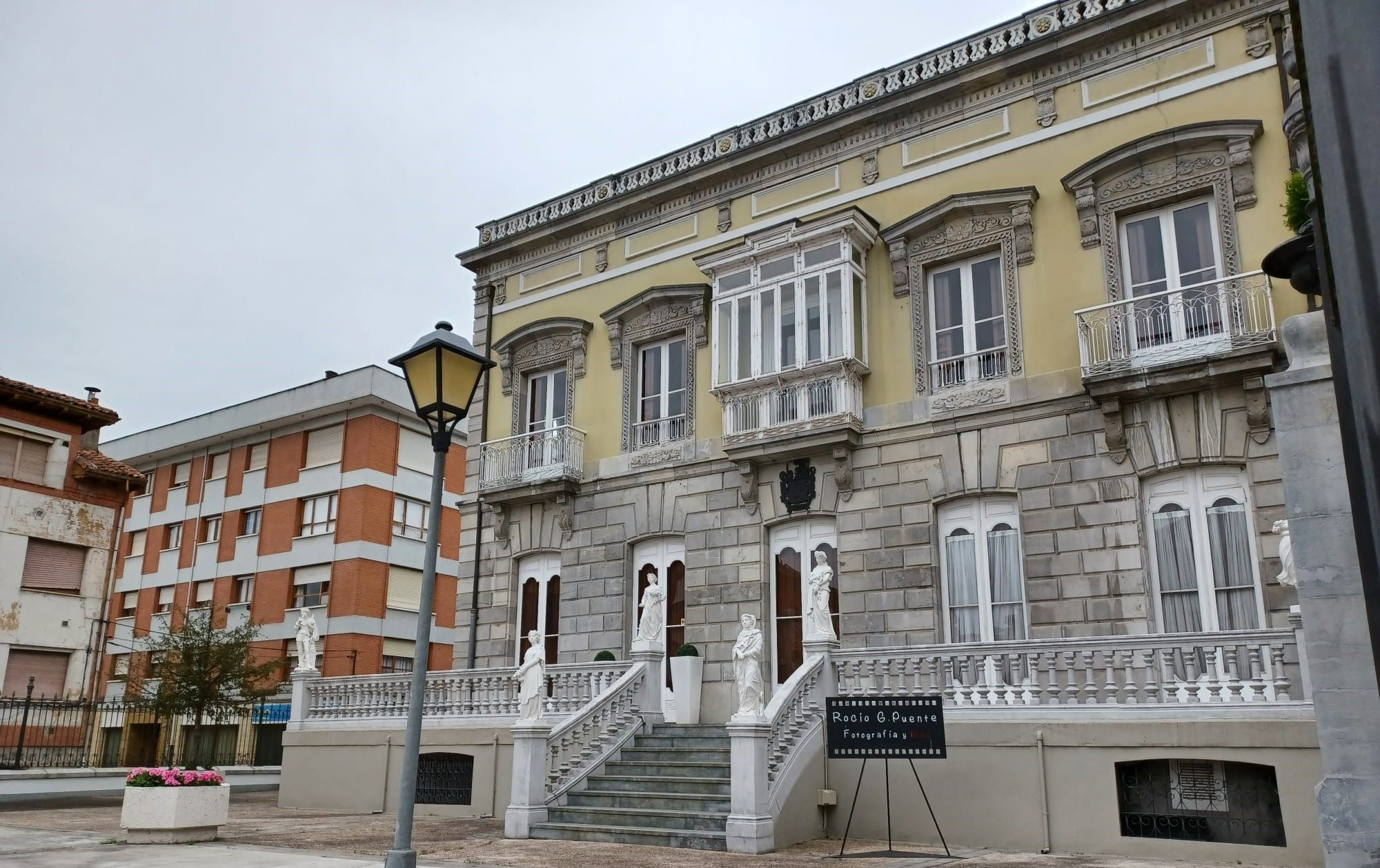 Grado da luz a su patrimonio indiano: así son los siete palacetes del centro de la villa