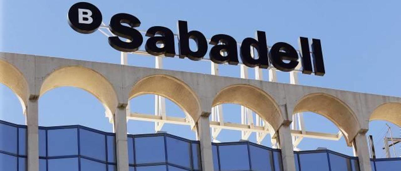 La sede social del Banco Sabadell en Alicante.