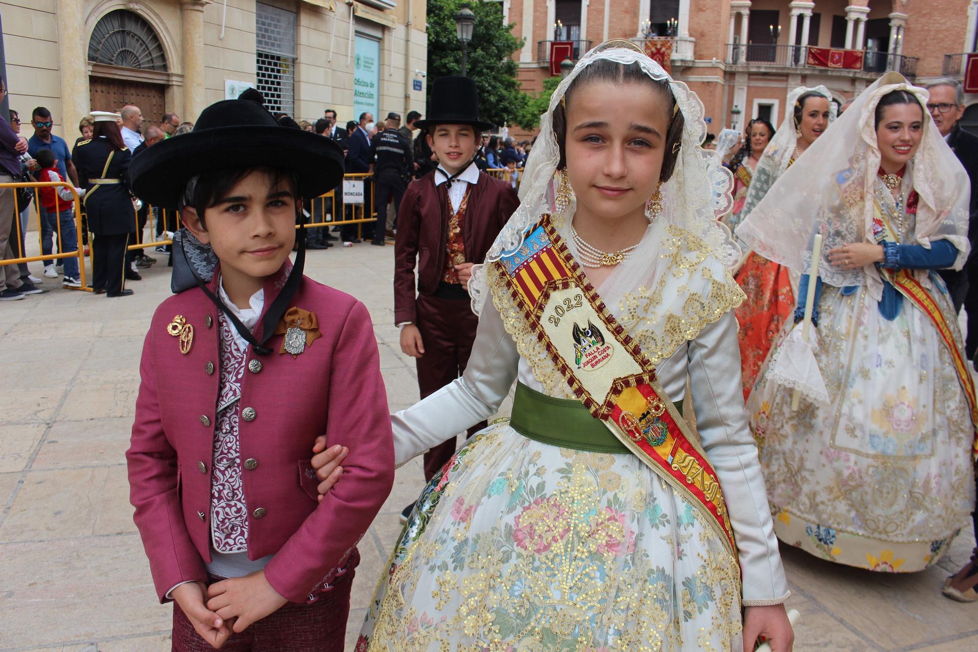 La fuerza de las Fallas en la Procesión de la Virgen (III)