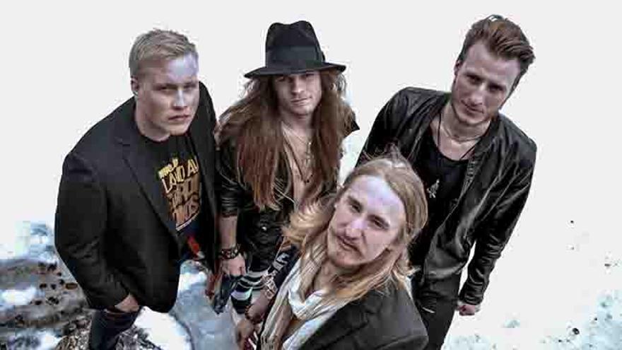 Velvet Insane, rock glamuroso desde Suecia.
