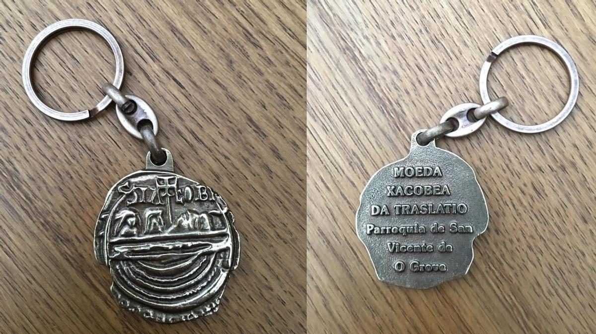 Los llaveros vendidos por el cura.