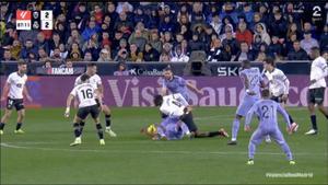 Valencia - Real Madrid: La terrible lesión de Diakhaby
