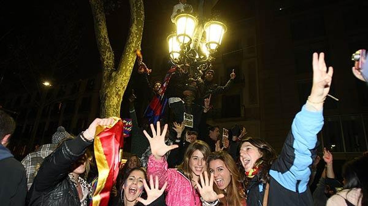 Unes 5.000 persones es van acostar fins a la mítica font.