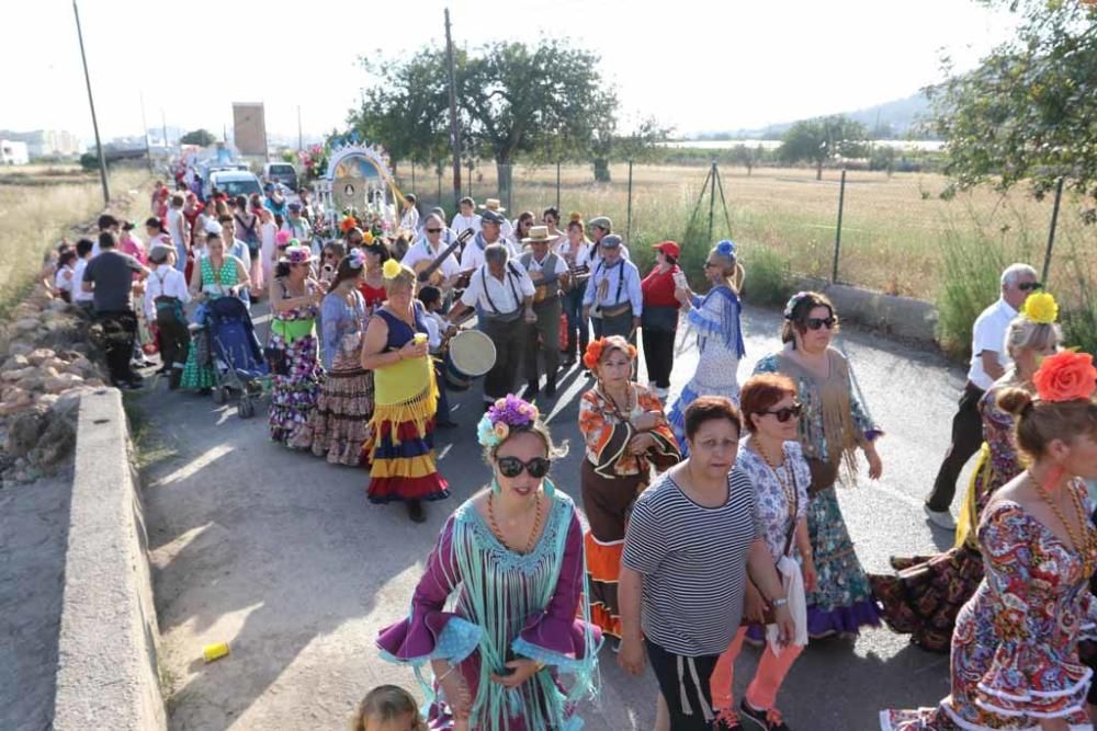 Centenares de personas participarán en tres días de fiesta, alegría y devoción en torno a la Virgen del Rocío, una celebración muy arraigada en Sant Antoni