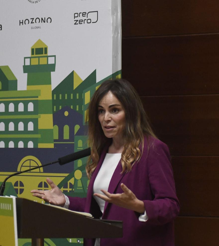 Rebeca Pérez: &quot;La inversión para el nuevo modelo de transporte pasa de 9 a 27 millones de euros&quot;