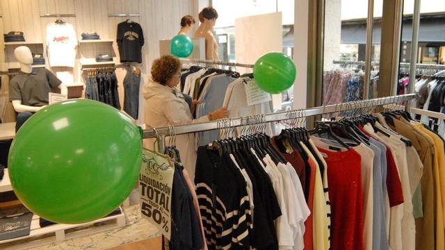 Arranca el quinto Stock Outlet en varias tiendas de Lalín | BERNABÉ/JAVIER LALÍN