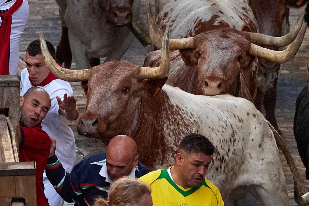 Tercer encierro de S (152359339).jpg