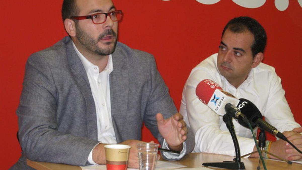 El alcaldable del PSC de Mataró, David Bote, y el primer secretario del PSC Mataró, Xesco Gomar.