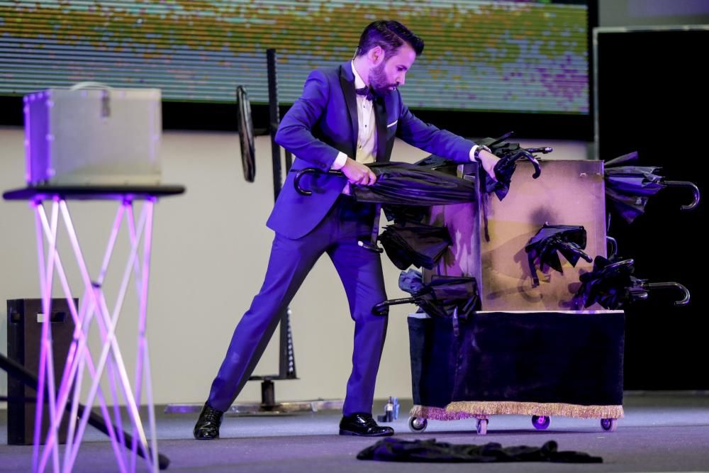 Actuación del mago José Armas en el Palacio de Congresos